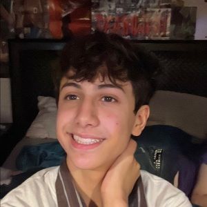 Meet your Posher, Tomas